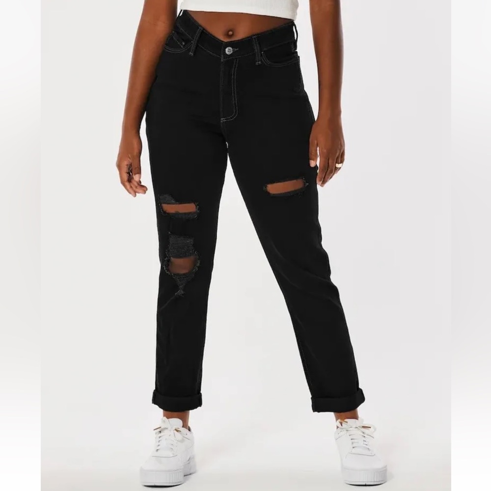 2 for $20! NWT Hollister Curvy V-Waist High-Rise Ripped Black Mom Jeans